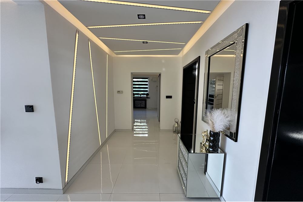 Mieszkanie - Sprzedaż - Bielsko-Biała, Polska - 39 - 800061098-166