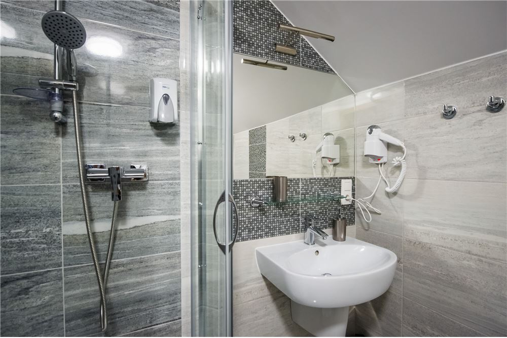 Dom wolnostojący - Sprzedaż - Korbielów, Polska - 110 - 800061076-401