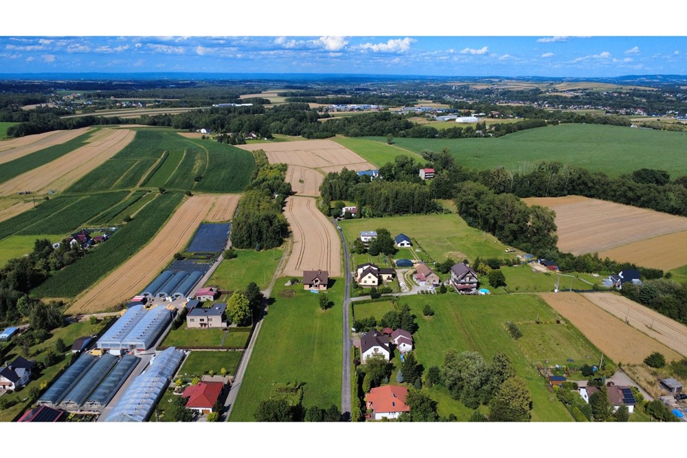 Działka budowlana - Sprzedaż - Andrychów, Polska - dji_fly_20250723_155944_220_1753279202064_photo_optimized.JPG - 800061130-23