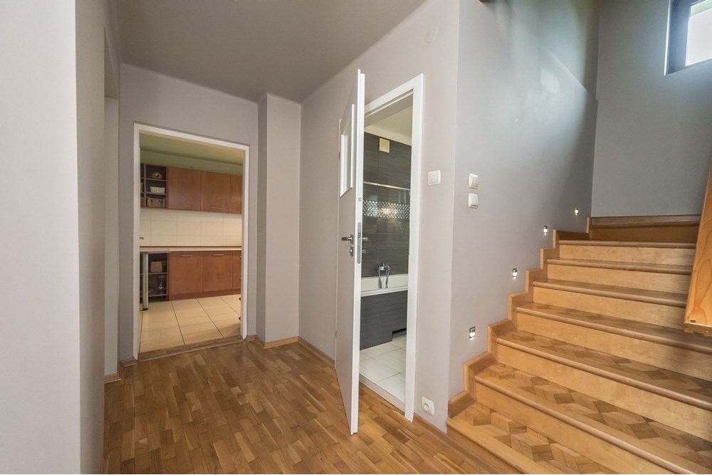 Dom wolnostojący - Sprzedaż - Bielsko-Biała, Polska - KRZE_022M.jpg - 800061100-87