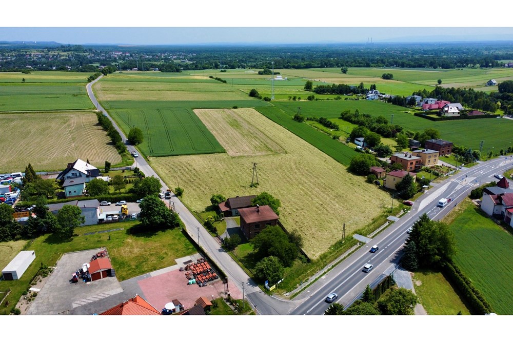 Nieruchomość gruntowa - Sprzedaż - Chełm Śląski, Polska - dji_fly_20250612_133930_681_1750154299608_photo_optimized.jpg - 800061127-24