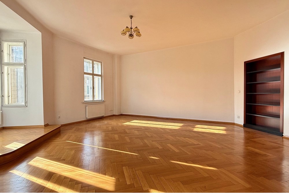 Lokal handlowy/usługowy - Wynajem - Bielsko-Biała, Polska - 2.jpeg - 470131094-21