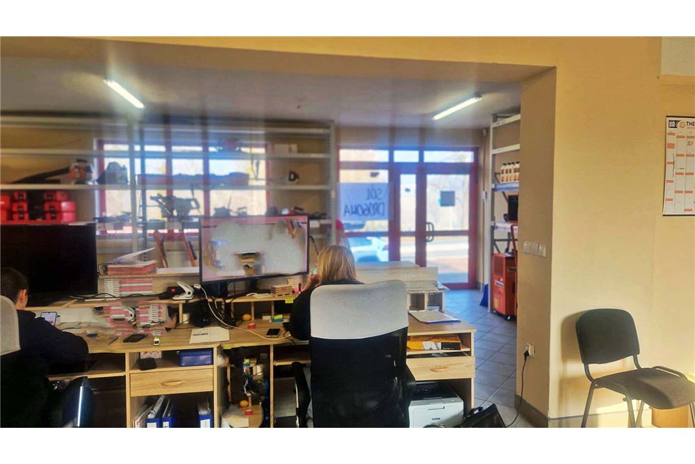 Lokal handlowy/usługowy - Wynajem - Cieszyn, Polska - 15 - 800061016-1143