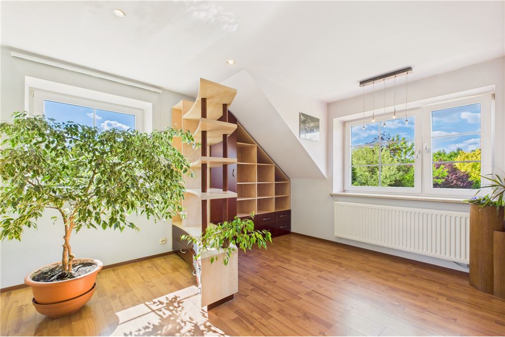 Dom wolnostojący - Sprzedaż - Łódź, Polska - 27 - 470291004-251