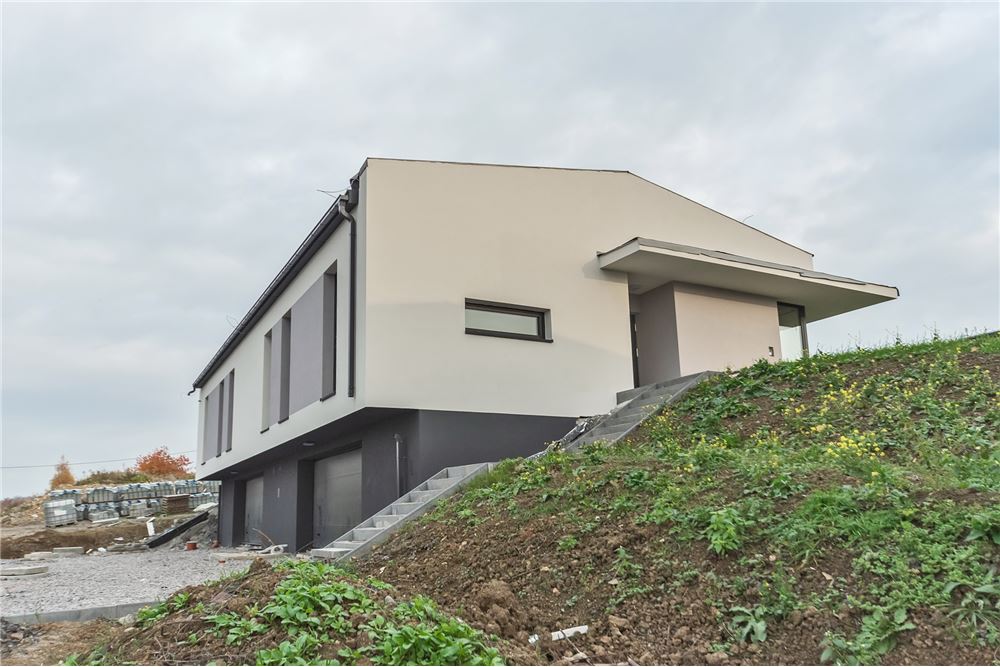 Dom jednorodzinny - Sprzedaż - Bielsko-Biała, Polska - 1 - 800061076-456