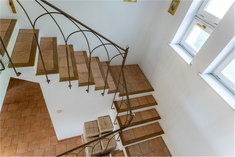 Dom wolnostojący - Sprzedaż - Józefów, Polska - 95 - 810251028-66