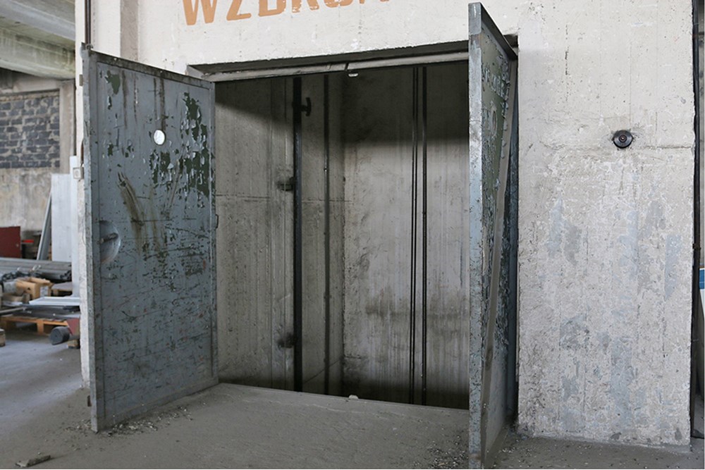 Nieruchomość przemysłowa - Sprzedaż - Bytom, Polska - Bytom Budynek i działka (11).JPG - 800041074-12