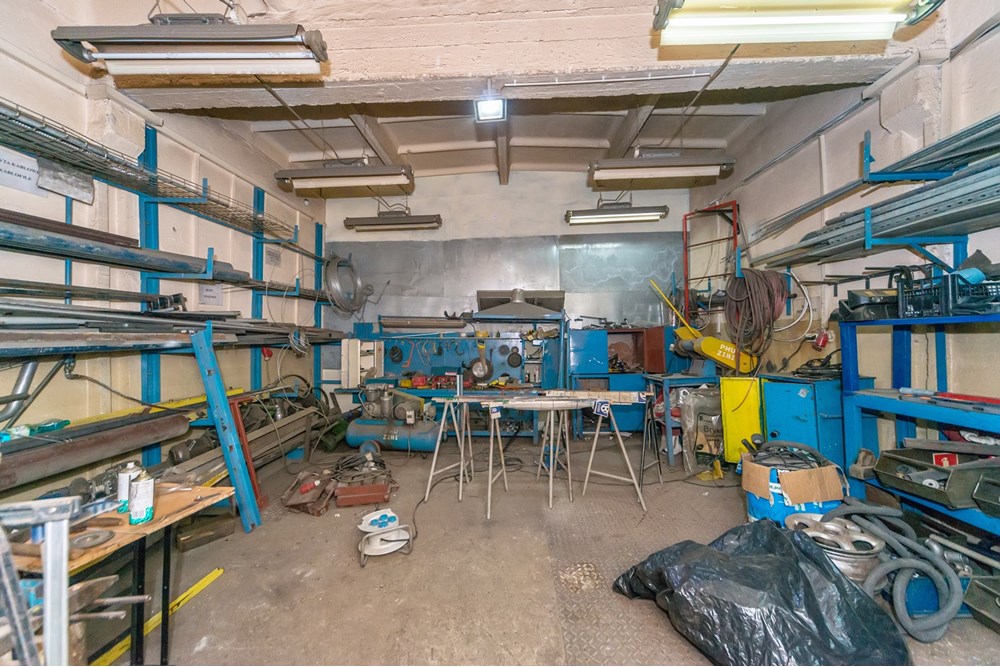 Nieruchomość przemysłowa - Sprzedaż - Bielsko-Biała, Polska - ZIBI_030D.jpg - 800061127-28