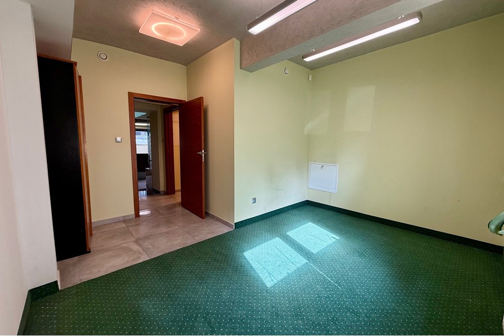 Lokal handlowy/usługowy - Wynajem - Bielsko-Biała, Polska - 7.jpeg - 470131040-438