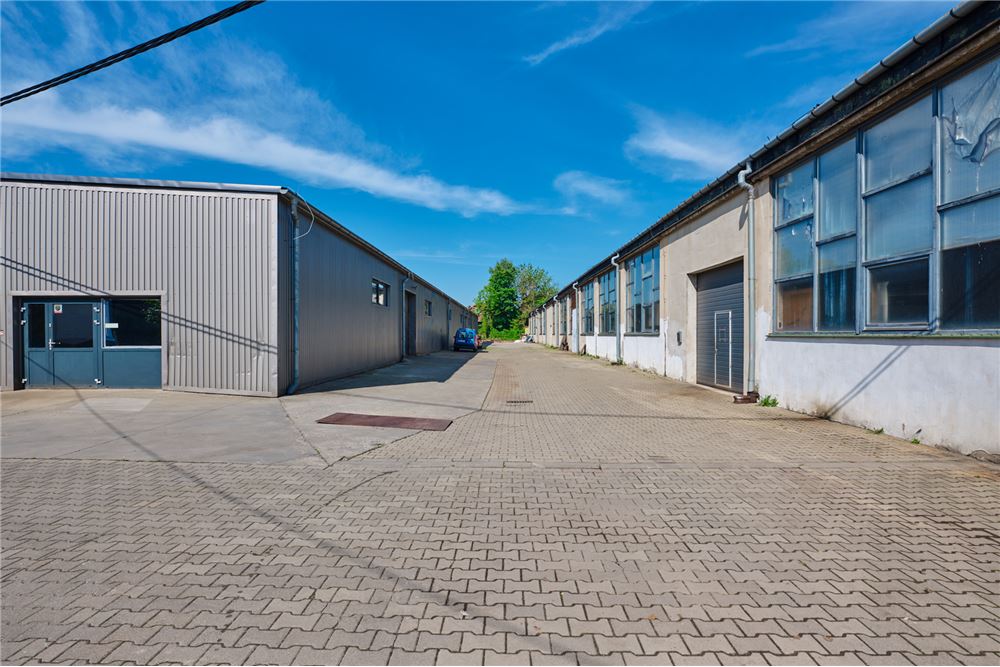 Nieruchomość przemysłowa - Sprzedaż - Bielsko-Biała, Polska - 50 - 800061016-1292