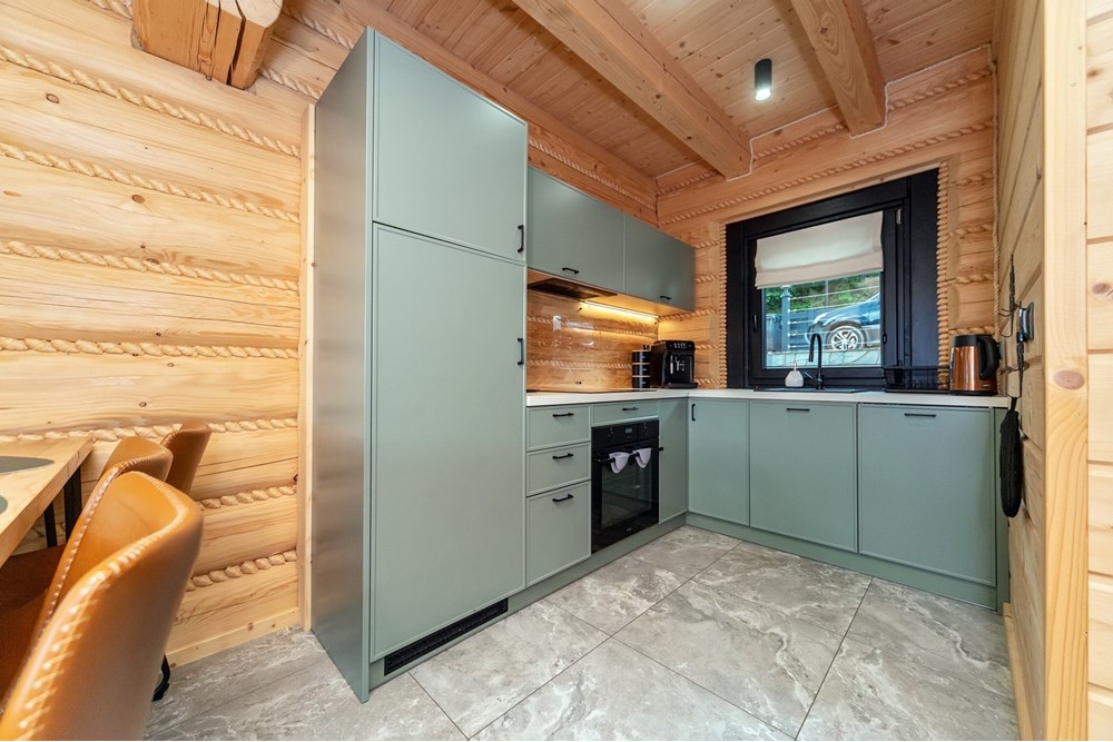 Biznes - Sprzedaż - Istebna, Polska - MIODM_096M.jpg - 800061093-116