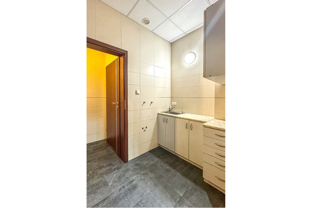 Biuro - Wynajem - Łódź, Polska - Lokal-uslugowy-na-wynajem-7.jpg - 470191057-37