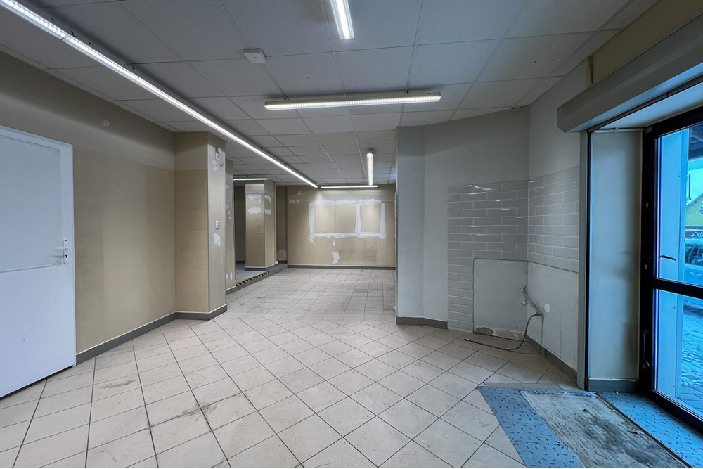 Lokal handlowy/usługowy - Sprzedaż - Rybarzowice, Polska - IMG_1833.jpg - 800061039-524