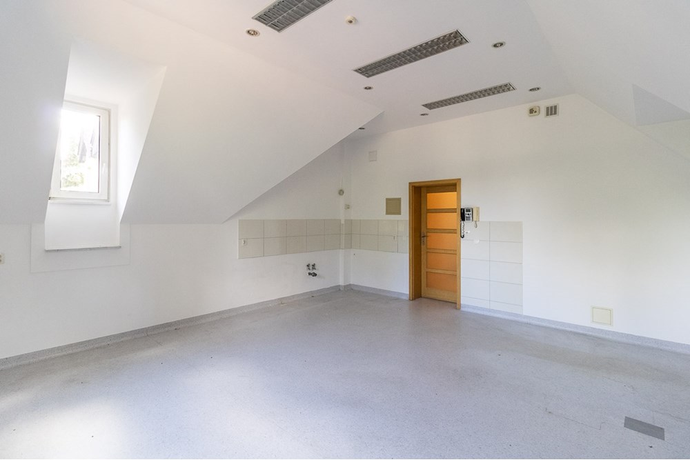 Dom jednorodzinny - Sprzedaż - Konstantynów Łódzki, Polska - Dom-na-sprzedaz-Konstantynow-Lodzki-39.jpg - 470191057-31