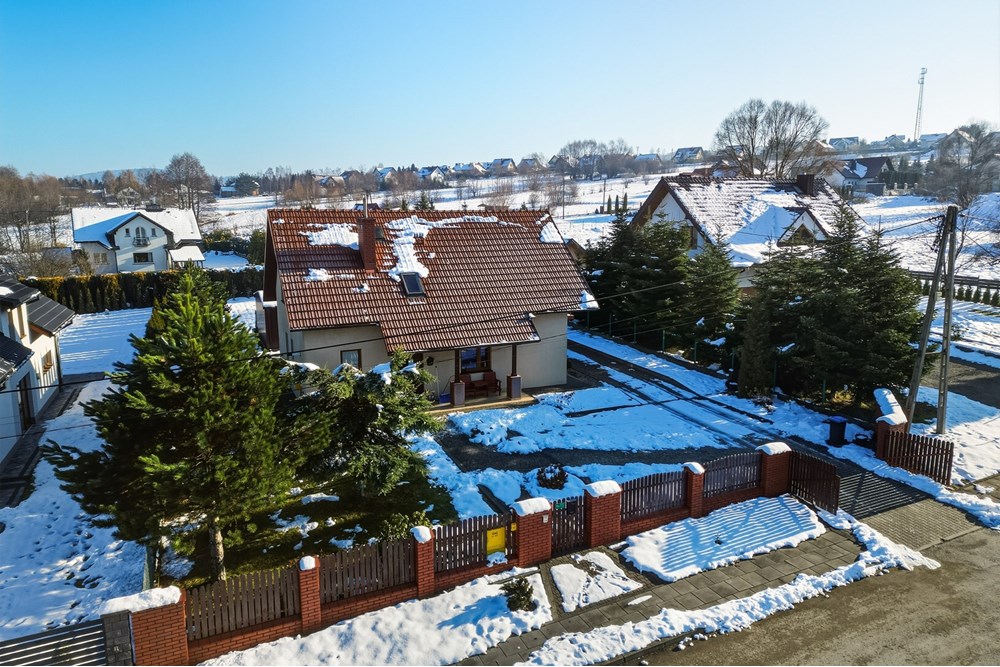 Dom wolnostojący - Sprzedaż - Mucharz, Polska - DJI_0388.jpg - 800271029-1