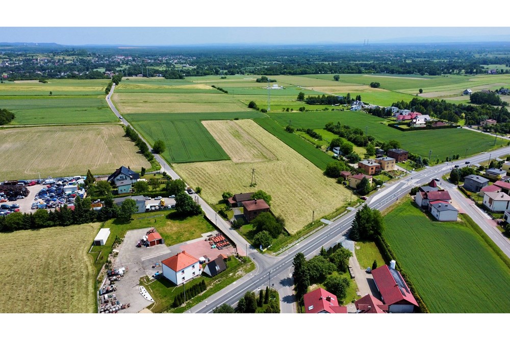 Nieruchomość gruntowa - Sprzedaż - Chełm Śląski, Polska - dji_fly_20250612_133916_680_1750154300568_photo_optimized.jpg - 800061127-24