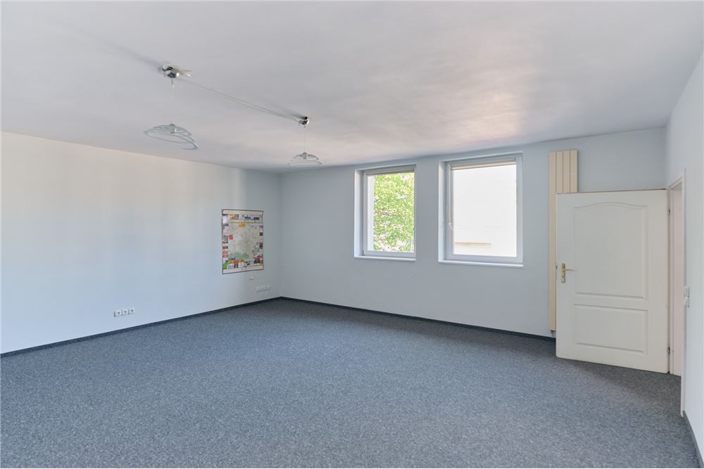 Nieruchomość przemysłowa - Sprzedaż - Bielsko-Biała, Polska - 32 - 800061016-1292