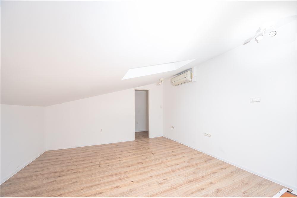 Lokal handlowy/usługowy - Sprzedaż - Kraków, Polska - 14 - 800241010-102