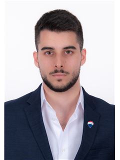 Dimitris Karkidis - Assistant Sales Agent - RE/MAX EXPERTS
