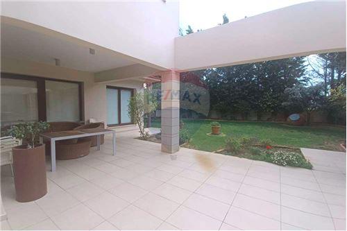 Agios Vasileios - Strovolos, Nicosia  House 500 SqMt 5 Bedro.....