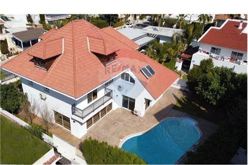 For Rent-Villa-Potamos Germasogia Tourist Area  - Germasoyia, Limassol-480031025-275