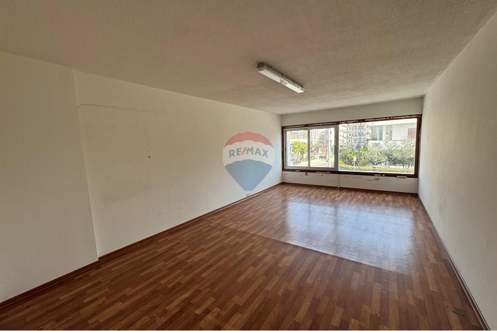 Commercial - Building - Larnaca Municipality, Larnaca - CY - IMG_0702.jpg - 480091017-325