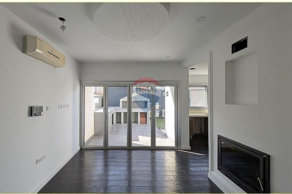 Prédio Habitacional - Casa Semi-destacada - Mesa Geitonia, Limassol - CY - fireplace.JPG - 480031028-6614