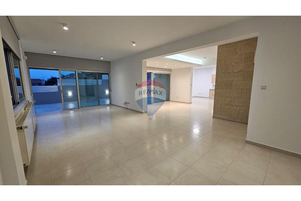 Prédio Habitacional - Casa - Germasoyia, Limassol - CY - WhatsApp Image 2026-01-12 at 15.48.47.jpeg - 480031017-1799