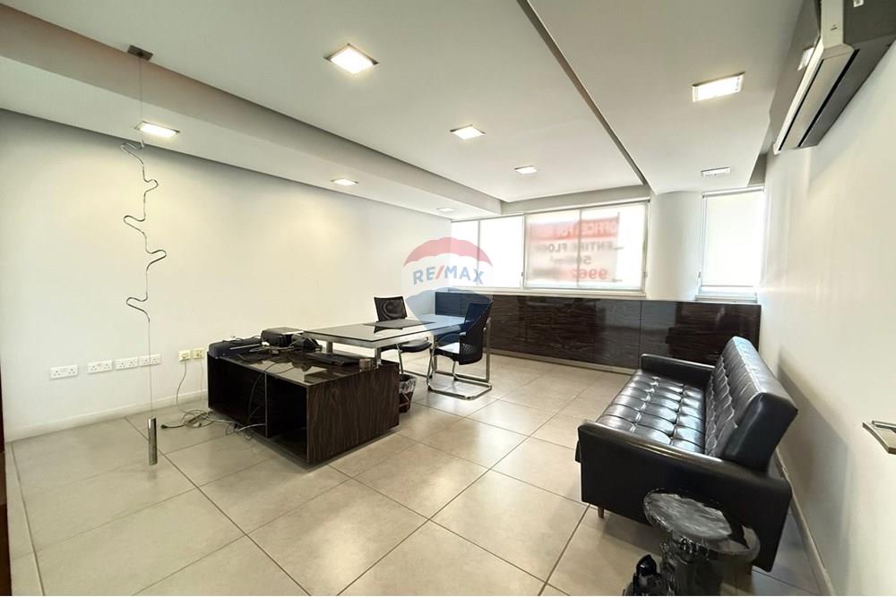 Commercial - Office - Limassol City Center, Limassol - CY - WhatsApp Image 2025-12-29 at 5.16.50 PM (2).jpeg - 480031152-187