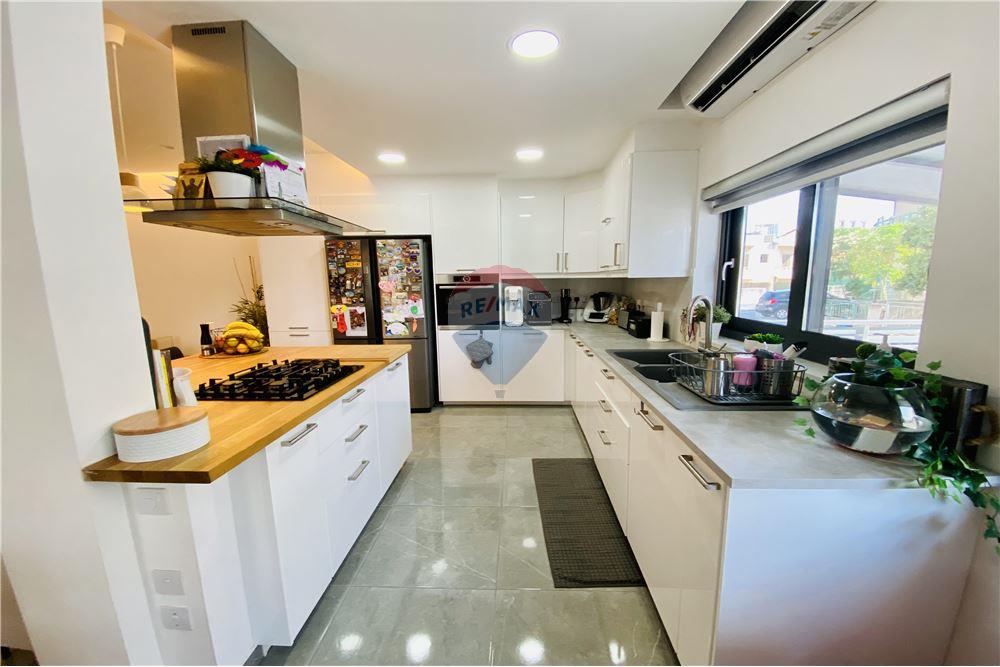 Residential - Semi-Detached House - Limassol City Center, Limassol - CY - 8 - 480031152-189