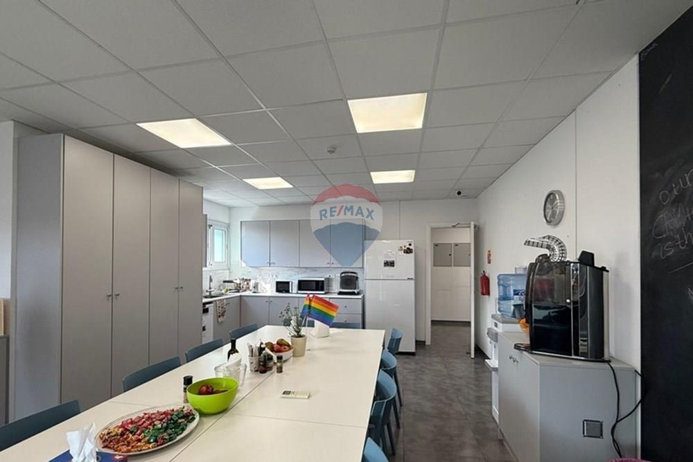 Commercieel - Büro - Agios Athanasios, Limassol - CY - WhatsApp Image 2025-10-24 at 13.57.45 (2).jpeg - 480031017-1751