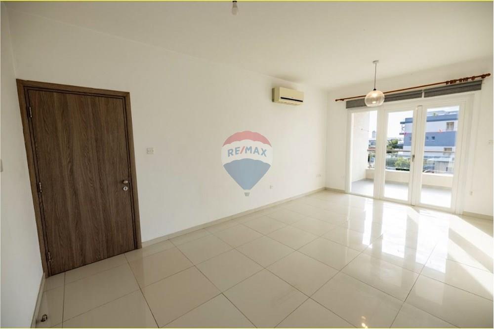 Residential - Condo/Apartment - Kato Polemidia Municipality, Limassol - CY - Entrance.JPG - 480031028-6686