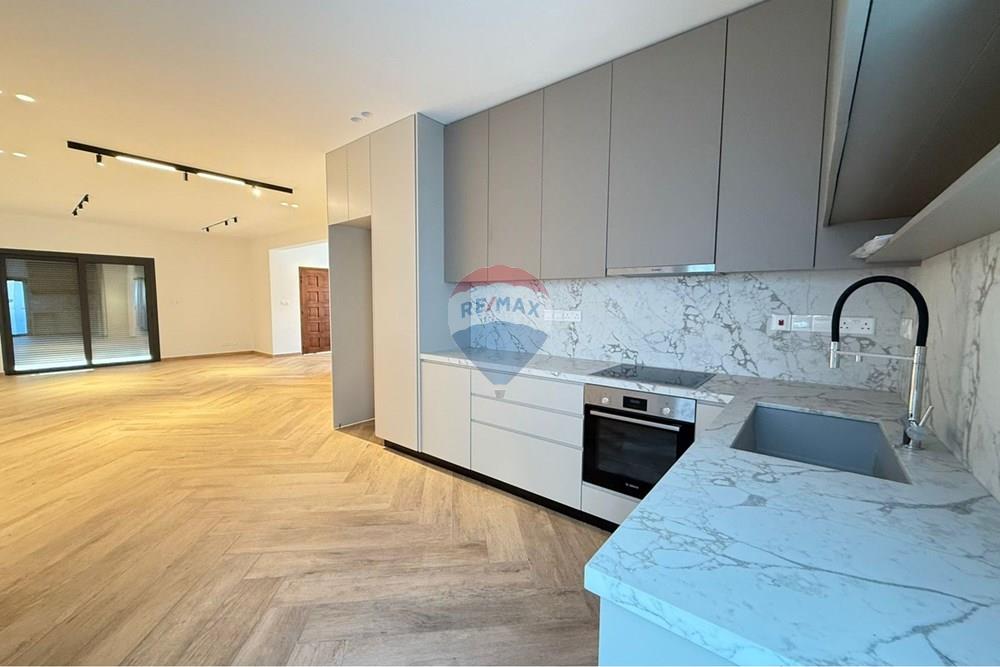 Prédio Habitacional - Casa Semi-destacada - Limassol City Center, Limassol - CY - WhatsApp Image 2026-01-14 at 10.23.37 AM (2).jpeg - 480031152-188