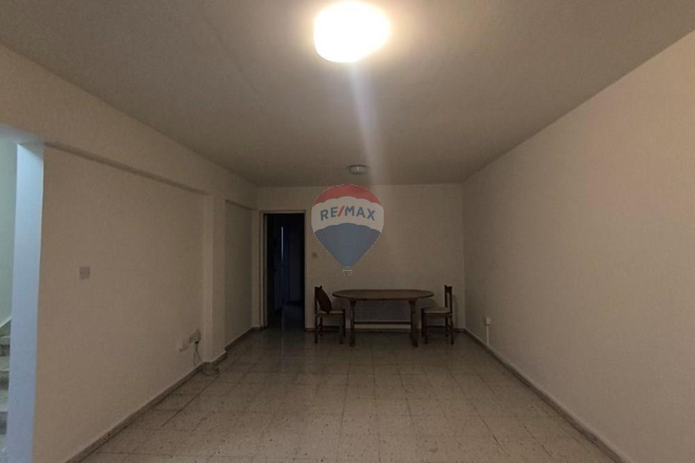 Residential - House - Kato Polemidia Municipality, Limassol - CY - liv.jpg - 480031146-309