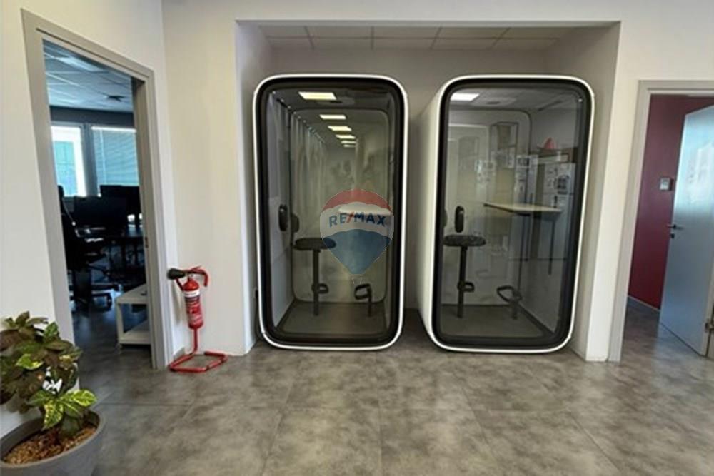 Commercieel - Büro - Agios Athanasios, Limassol - CY - WhatsApp Image 2025-10-24 at 13.57.44.jpeg - 480031017-1751