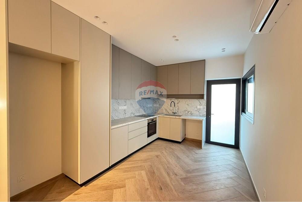 Prédio Habitacional - Casa Semi-destacada - Limassol City Center, Limassol - CY - WhatsApp Image 2026-01-14 at 10.23.37 AM (1).jpeg - 480031152-188