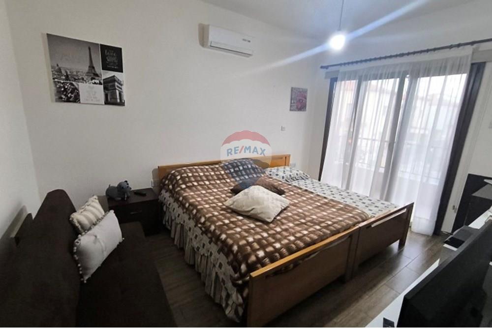 Prédio Habitacional - Casa Semi-destacada - Episkopi, Limassol - CY - bedroom1.jpg - 480031146-301