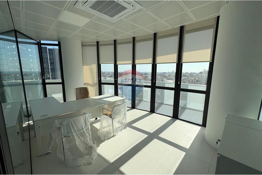 Commercial - Office - Limassol City Center, Limassol - CY - 0adbbdaa-ae54-48ed-a483-4a90dc2bc4c9.jpg - 480031143-188