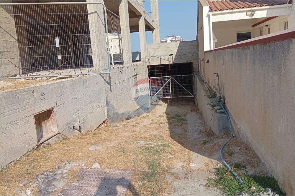 Residential - Plot of Land Expectation to Build - Larnaca Municipality, Larnaca - CY - skeleto.jpg - 480091033-15
