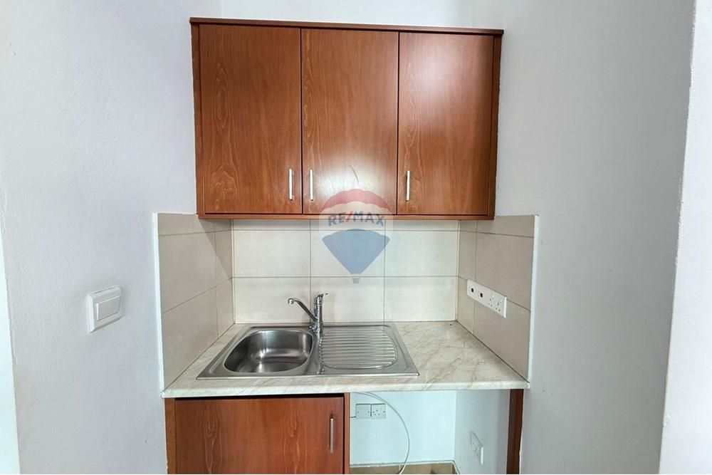 Commercial - Office - Limassol City Center, Limassol - CY - WhatsApp Image 2025-12-04 at 2.55.30 PM (5).jpeg - 480031152-180