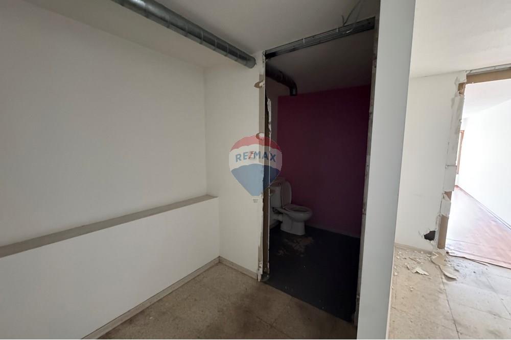 Commercial - Building - Larnaca Municipality, Larnaca - CY - IMG_0703.jpg - 480091017-325