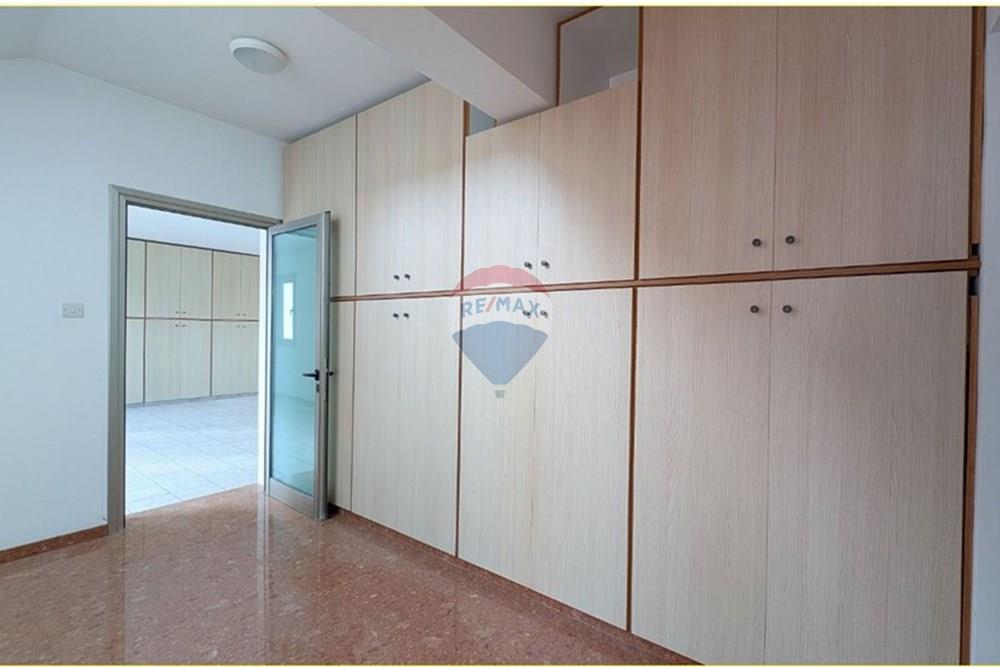 Residential - House - Zoopigi, Limassol - CY - closets.JPG - 480031028-6689