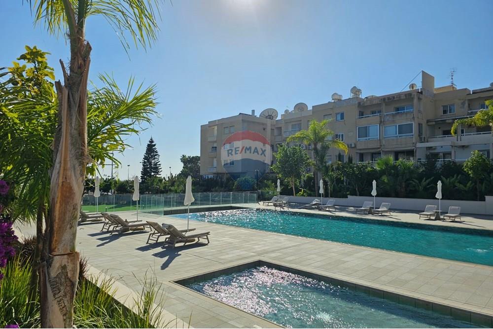 Residencial - Piso - Agios Tychonas, Limassol - CY - outdoor pool.jpg - 480031146-305