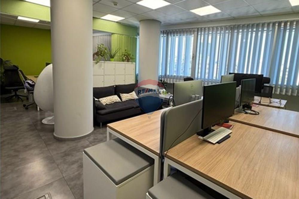 Commercieel - Büro - Agios Athanasios, Limassol - CY - WhatsApp Image 2025-10-24 at 13.57.43 (3).jpeg - 480031017-1751