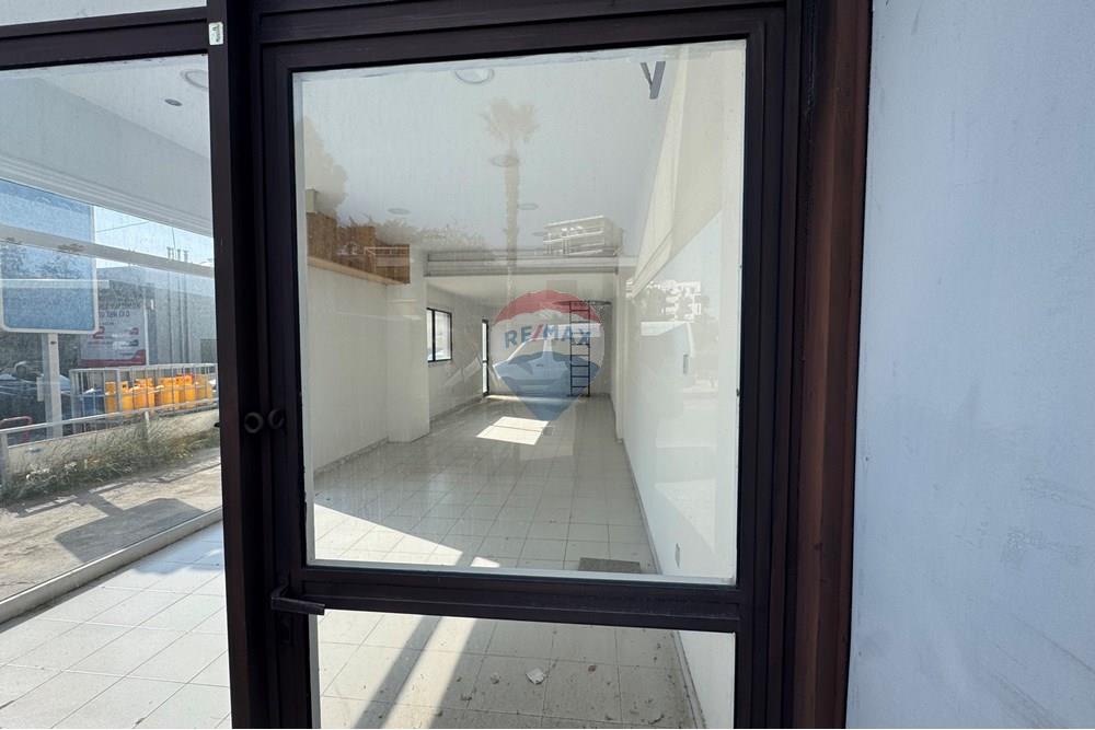 Commercial - Building - Larnaca Municipality, Larnaca - CY - IMG_0694.jpg - 480091017-325