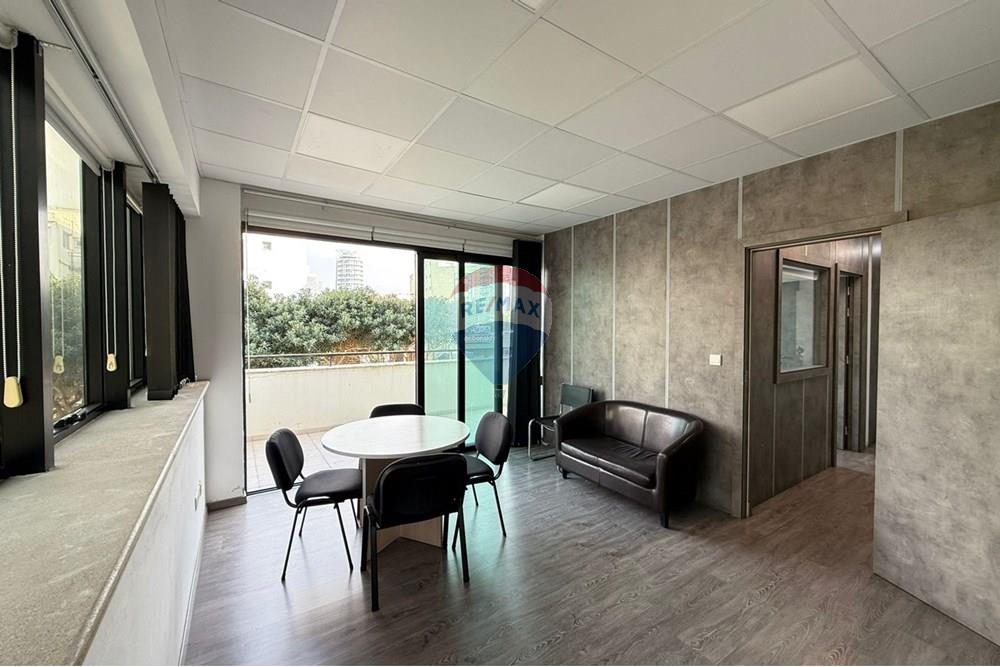 Commercial - Office - Limassol City Center, Limassol - CY - WhatsApp Image 2025-12-04 at 2.55.30 PM (3).jpeg - 480031152-180