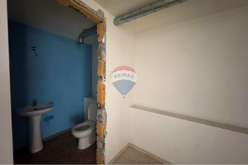 Commercial - Building - Larnaca Municipality, Larnaca - CY - IMG_0704.jpg - 480091017-325