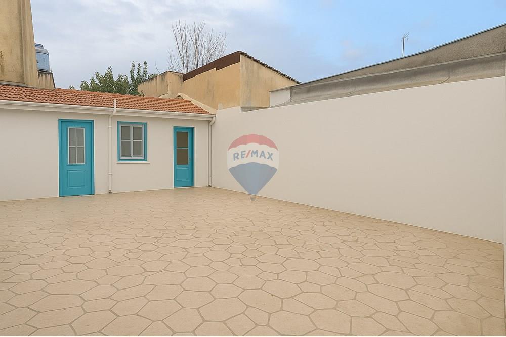 Comercial - Escritórios - Limassol City Center, Limassol - CY - yard no plants.jpeg - 480031146-293