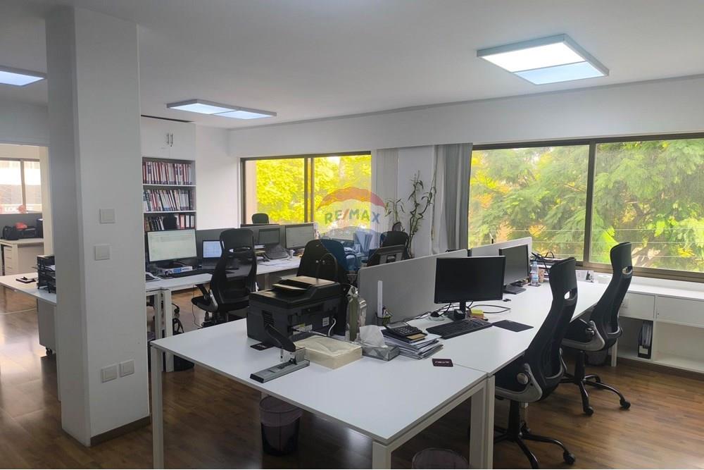 Commercio - Ufficio - Limassol City Center, Limassol - CY - 1763468106193 (1).jpg - 480031150-80