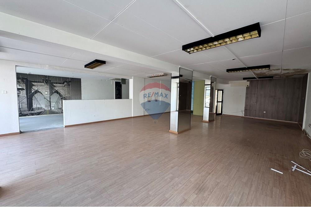 Commercial - Building - Larnaca Municipality, Larnaca - CY - IMG_0705.jpg - 480091017-325